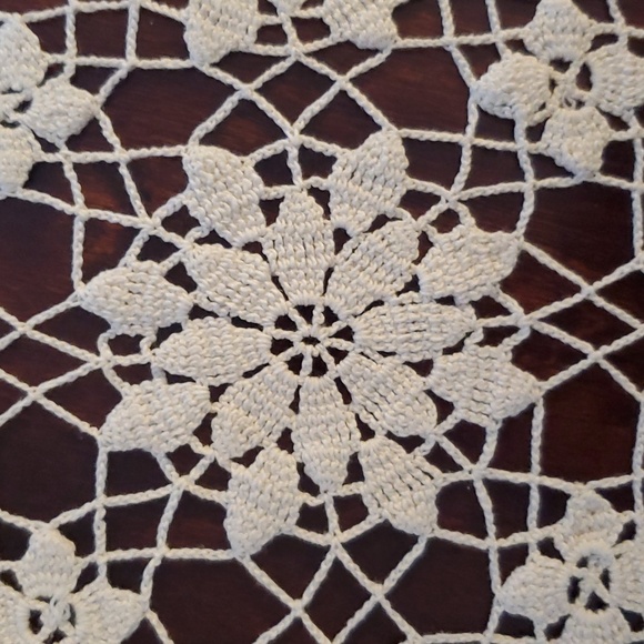 Vintage 1940's Crochet Tablecloth 80" x 100" MINT CONDITION Ecru - Picture 7 of 9